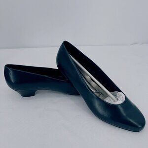 Soft Style Angel II  Navy Elegance Pump Heel Shoes Women's 10W